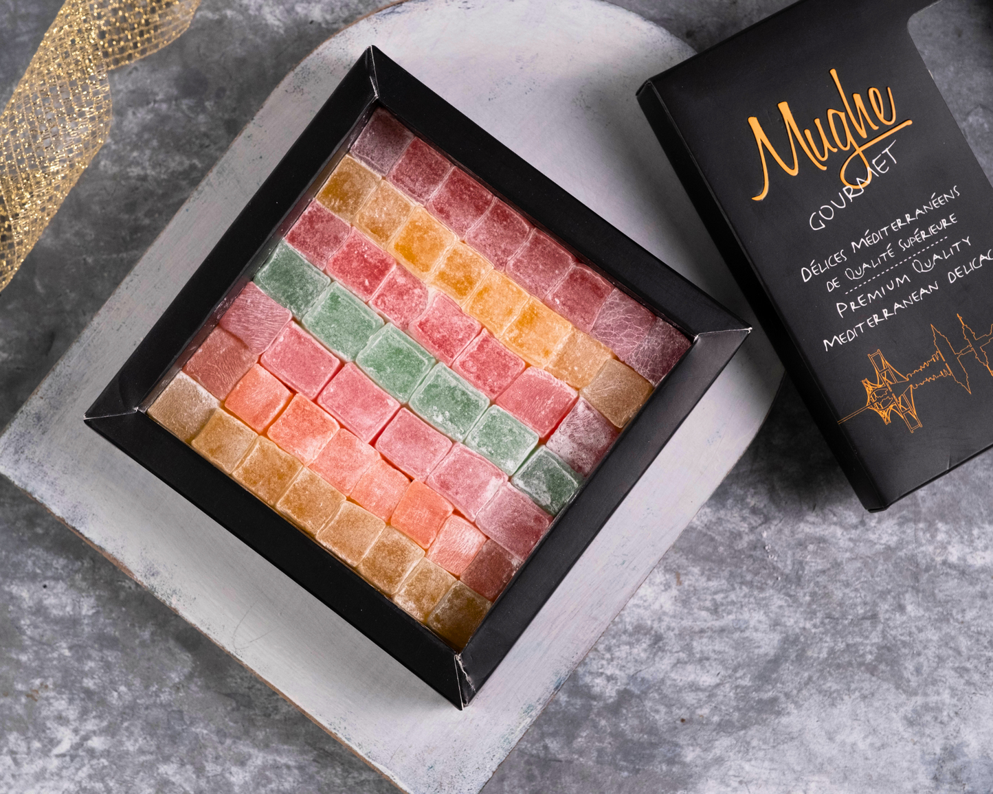 Confezione regalo di caramelle Mughe Lokum Turkish Delight - 13,05 once-370 g-40 pezzi - Gusti di frutta vegan halal rosa, fragola, limone, arancia, menta - Regali per occasioni speciali