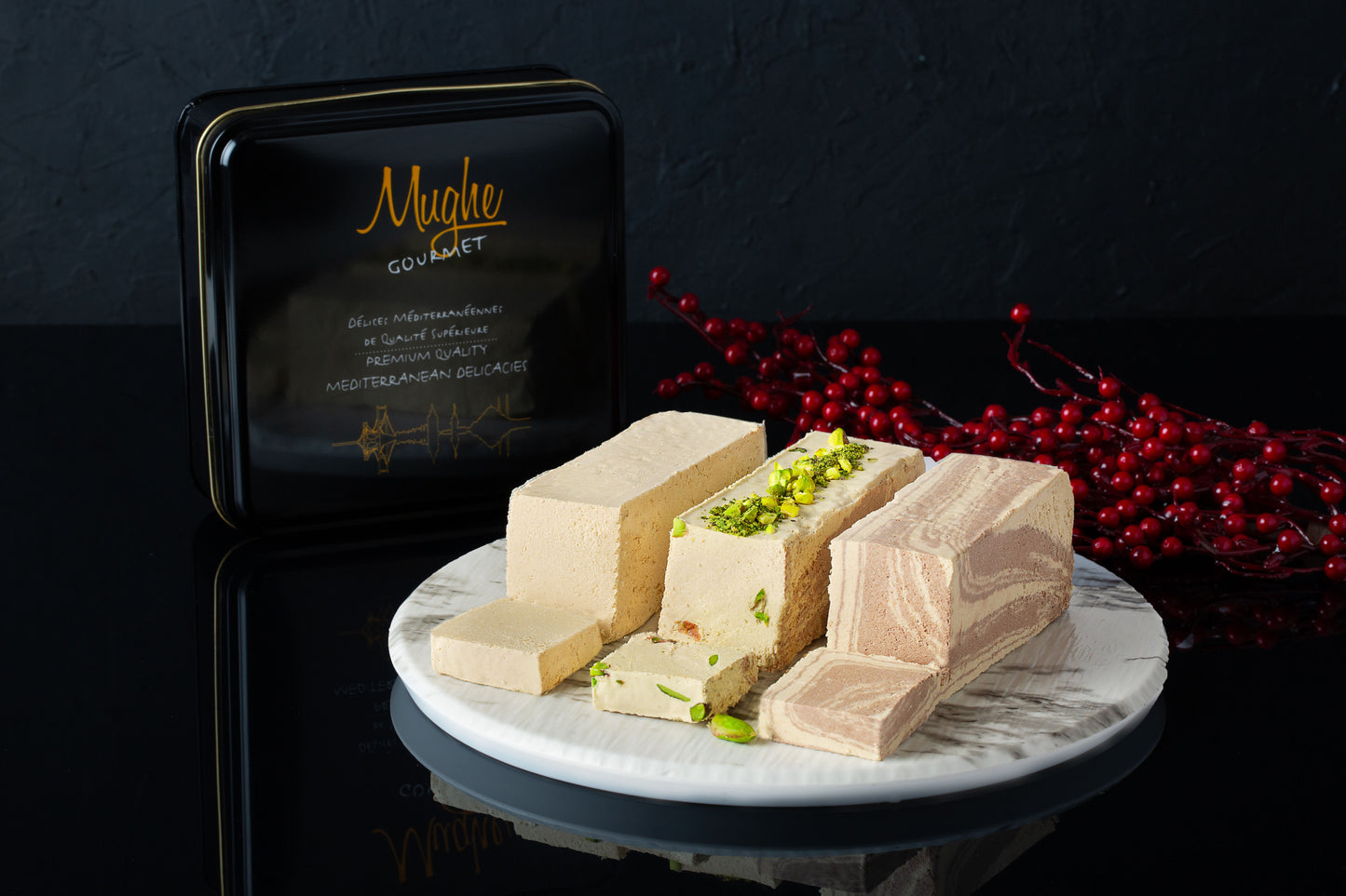 Luxury Tahini Halvah - Assortimento di 3 barrette Halva vegane in marmo (pistacchio, cacao, vaniglia) 850 g (1,88 libbre) Mughe Gourmet Halvah Confezione regalo in latta - Flaky Tahini Halawa