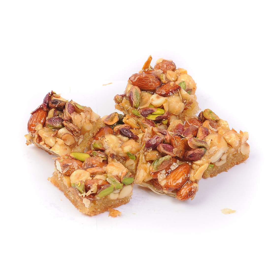Mughe Luxury Baklava Assortimento 750g - 26,5 Oz - Dessert da forno Baklawa turco - Confezione regalo con due strati di dolci squisiti