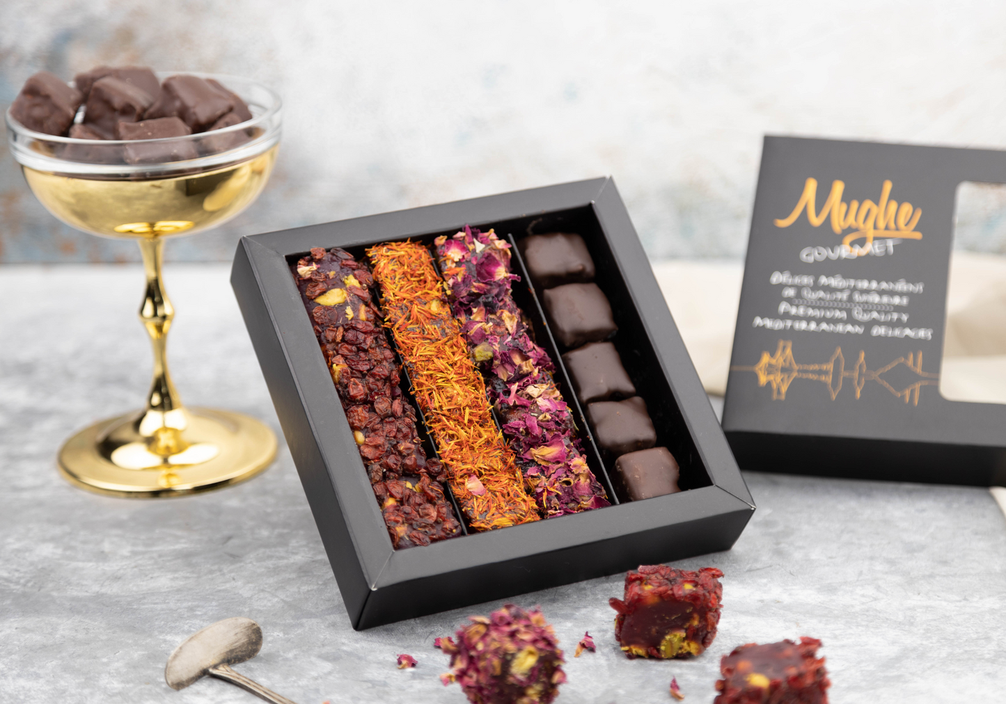 Confezione regalo Lokum assortita Mughe Gourmet (360 g - 13 Oz): lussuose delizie turche alla rosa, zafferano, melograno e cioccolato fondente