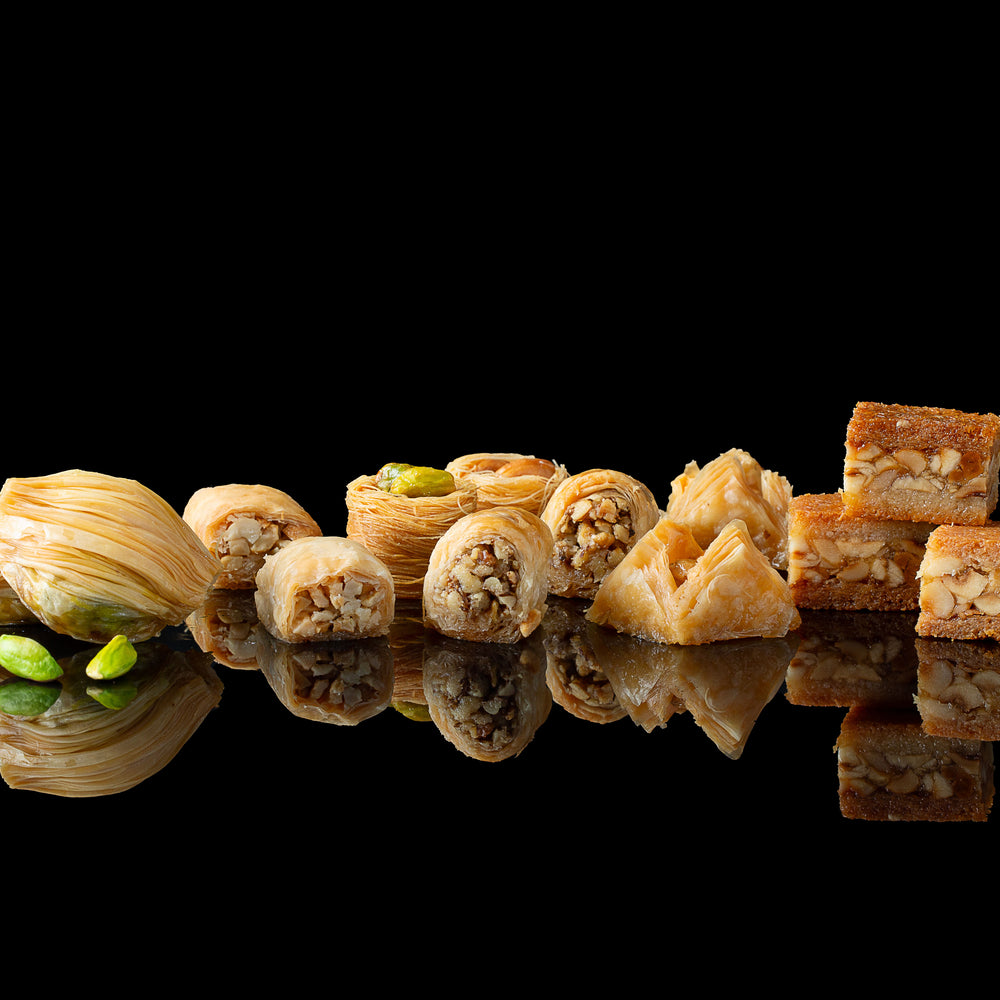 
                  
                    Mughe Premium Baklava assortito 500g (1.1lb) Confezione regalo di pasticceria e dessert - 32 delizie di bocconcini - Baklawa turco di lusso
                  
                