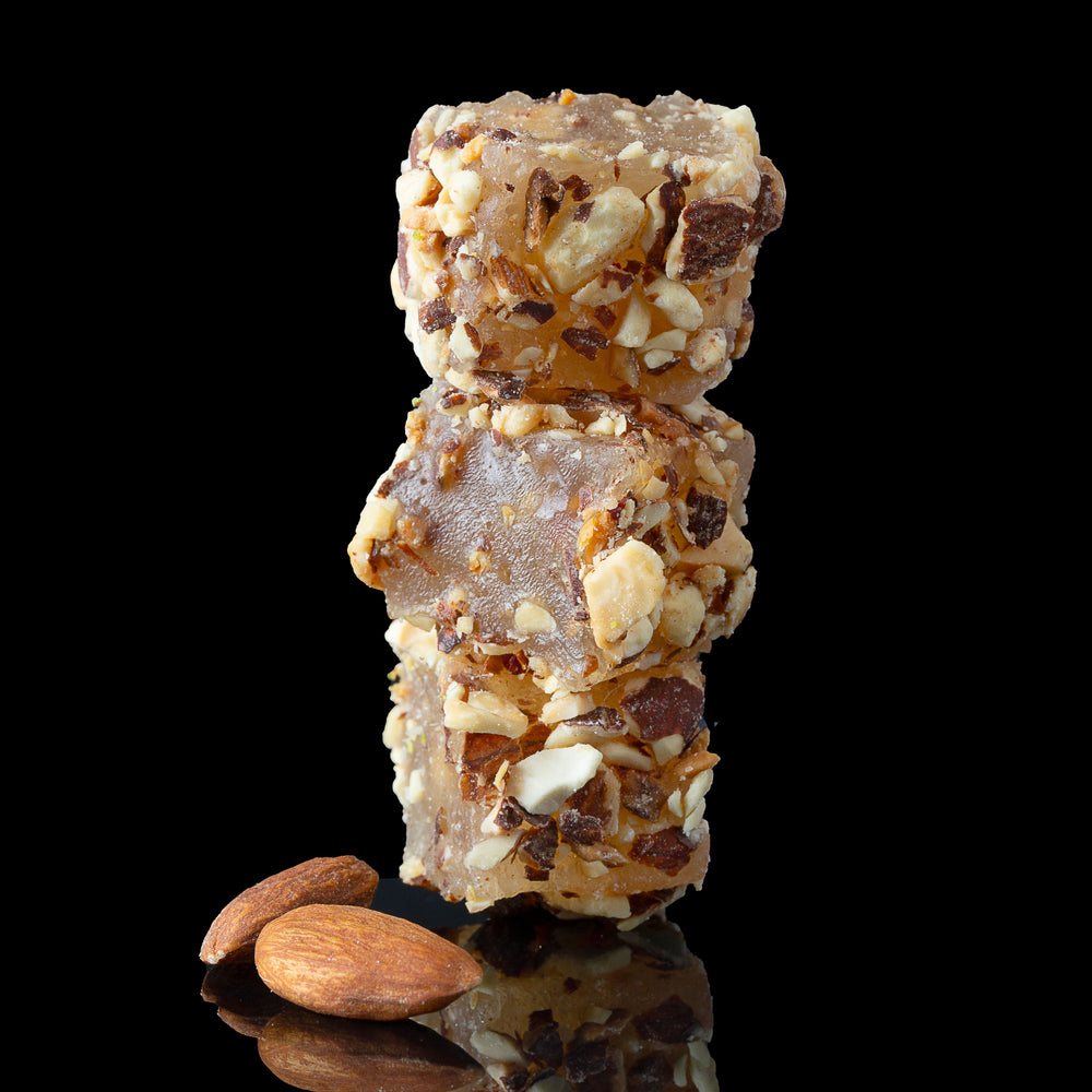 
                  
                    Mughe Lokum Turkish Delight - Confezione regalo con assortimento di caramelle di lusso Sultan - 1,44 libbre/650 g
                  
                